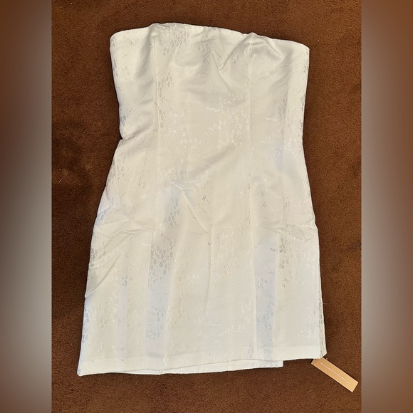 Reformation Gabby Dress - Size 8 - Bridal, romantic - Picture 3 of 8